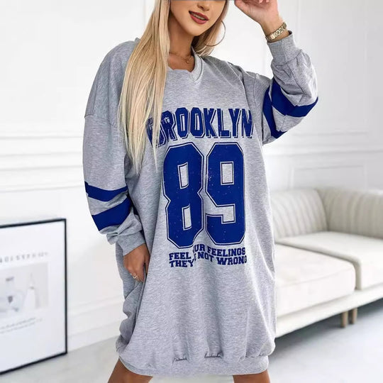 Damen lässiges oversized Sportkleid mit V-Ausschnitt und kontrastierenden Ärmeln R&B