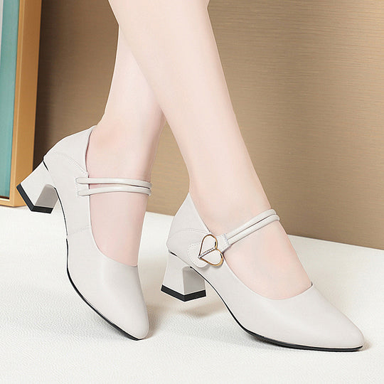 Damen Mary Jane Pumps mit modischem Riemen und elegantem Herzdetail R&B
