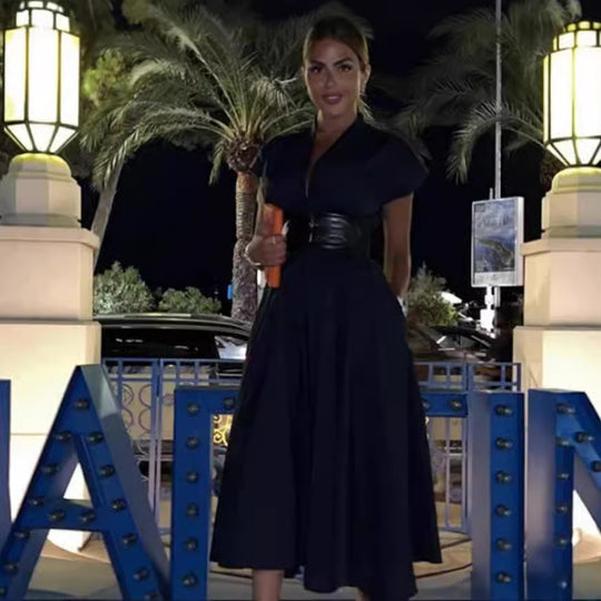 Damen Maxikleid im zeitlosen Schnitt mit verkürztem Oberteil und eleganter Taillenbetonung R&B