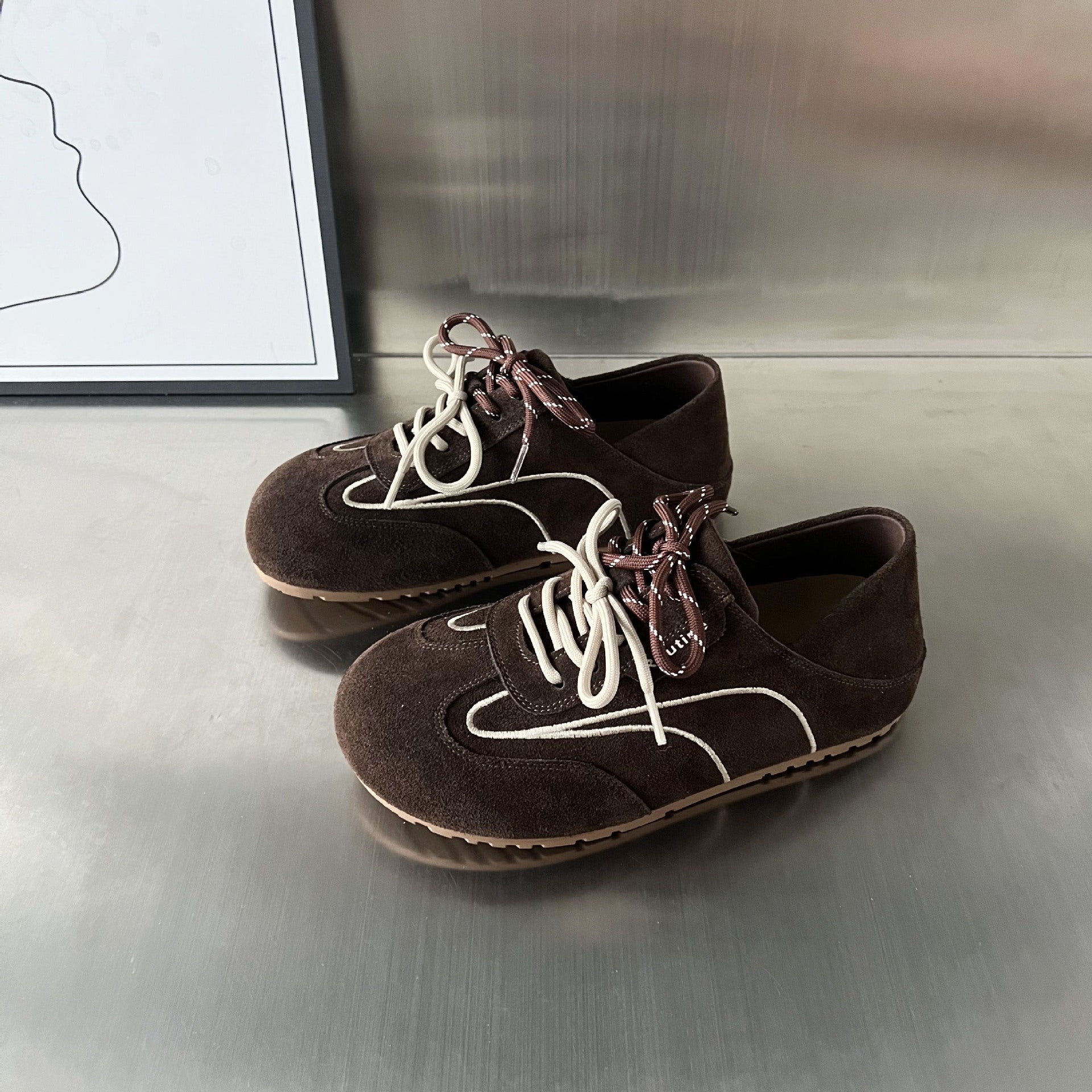 Damen modische Wildleder-Sneaker mit stilvollem Design und innovativem Schnürsystem R&B