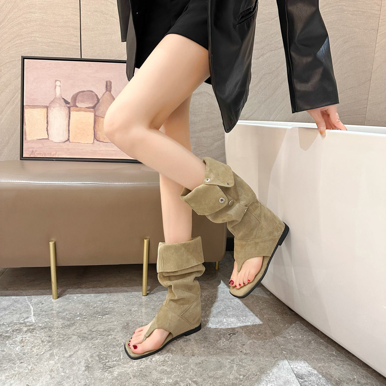 Damen offene Stiefel mit modischem Riemendesign und eleganten Knopfdetails R&B
