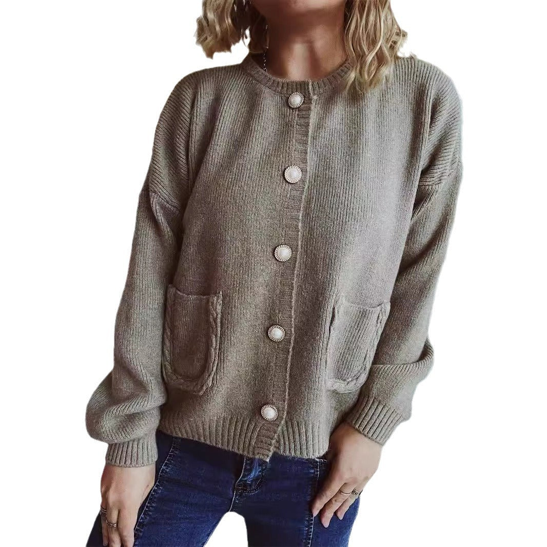 Damen Strickjacke mit dekorativen Perlenknöpfen und praktischen Taschen R&B