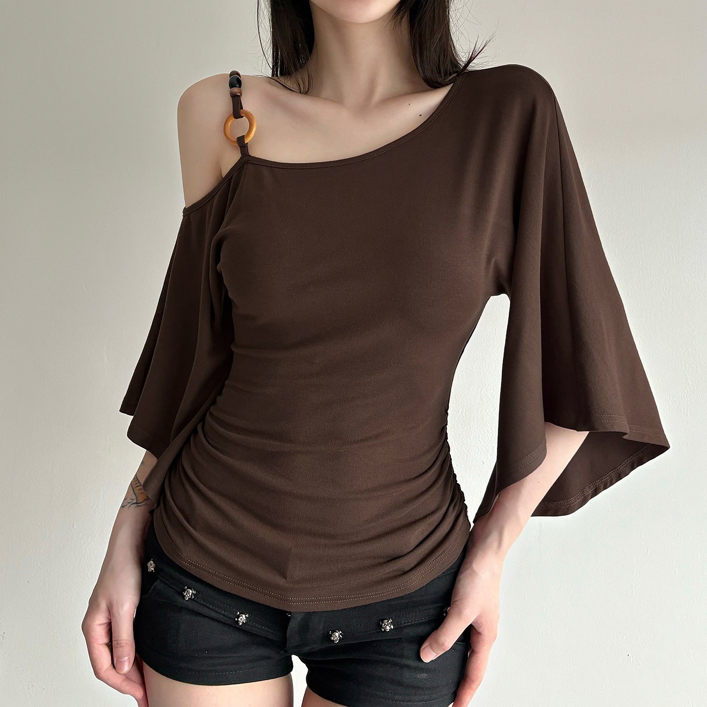 Damen asymmetrisches Oberteil mit fließenden Ärmelansätzen R&B