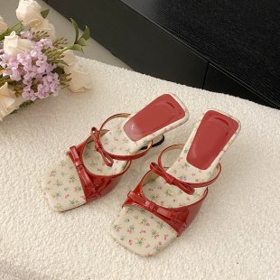 Damen modische Riemchen-Sandaletten mit floralem Design und elegantem Absatz R&B