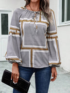 Damen Bluse mit eleganten Rüschendetails und modernem Muster R&B