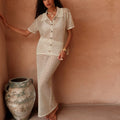 Damen Netz-Outfit mit dekorativer Knopfleiste und Elegantem Schnitt EB