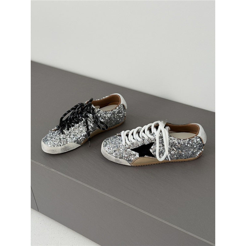 Damen Sneakers mit glitzerndem Design und kontrastierenden Schnürsenkeln R&B