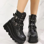 Damen Wedge-Stiefeletten mit dekorativen Schnallen und robuster Profilsohle R&B