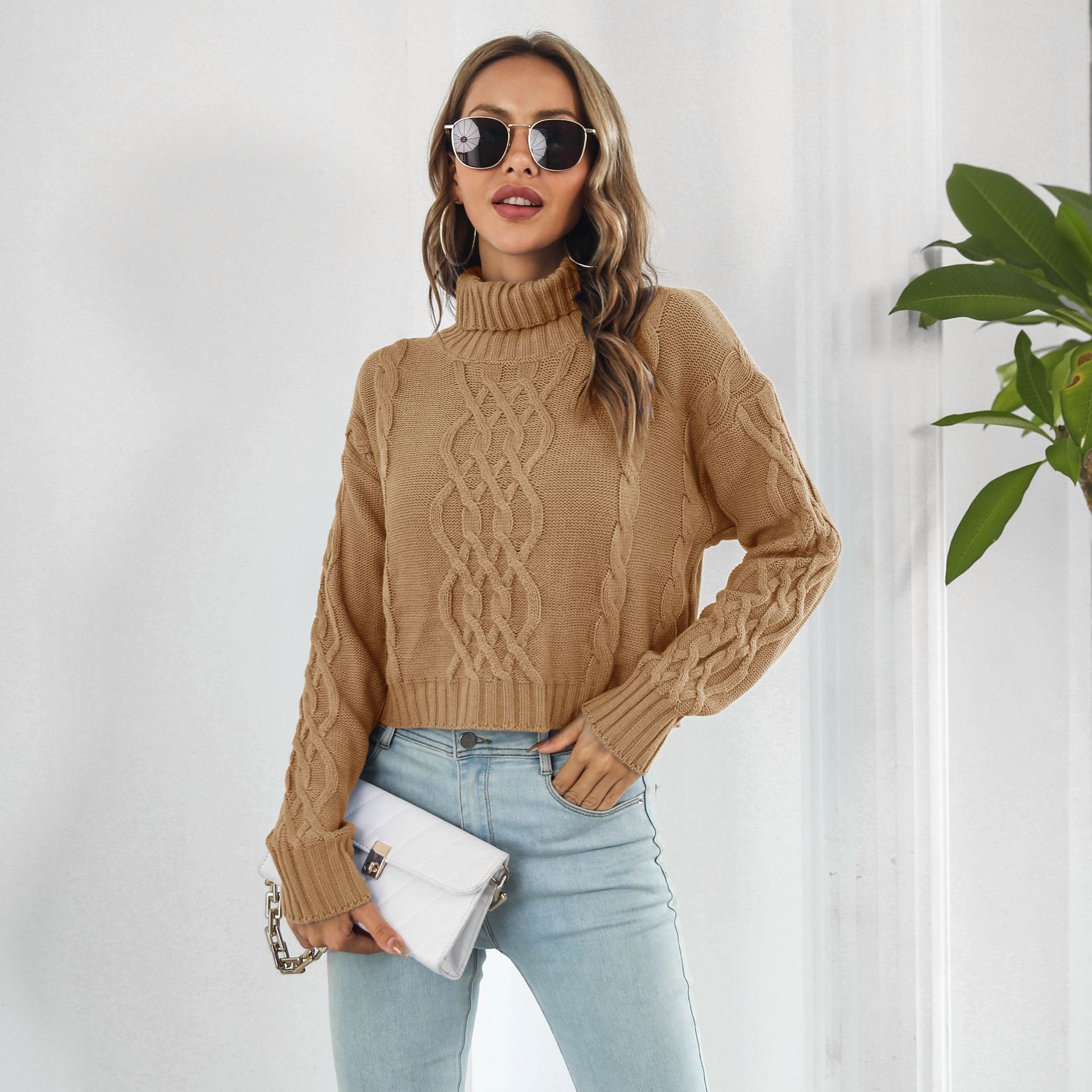 Damen Grobstrickpullover mit hohem Kragen und Zopfmuster R&B