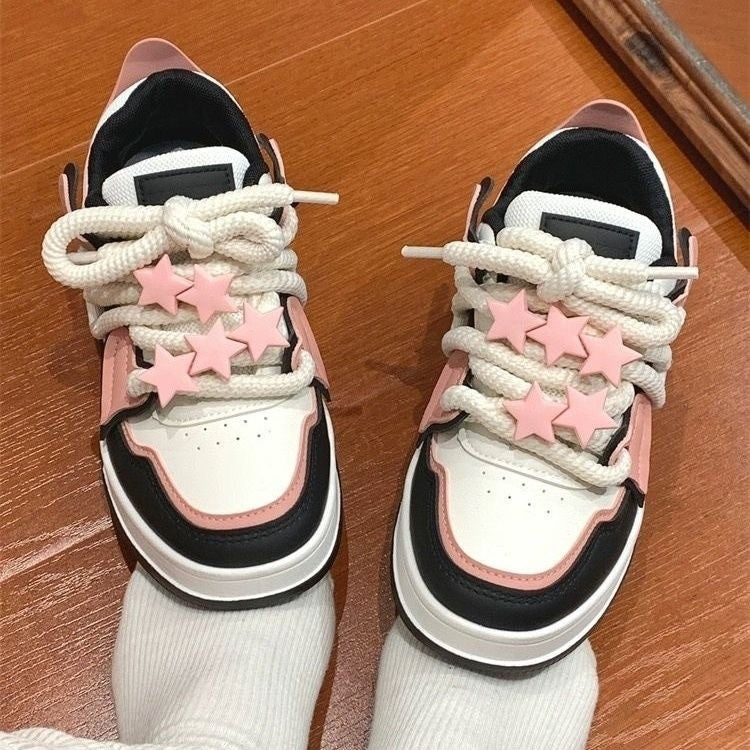 Damen Sportliche Sneaker mit verspieltem Sternenmotiv R&B