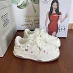 Damen modische Sneakers mit einzigartigen Verzierungen und komfortabler Dämpfung R&B