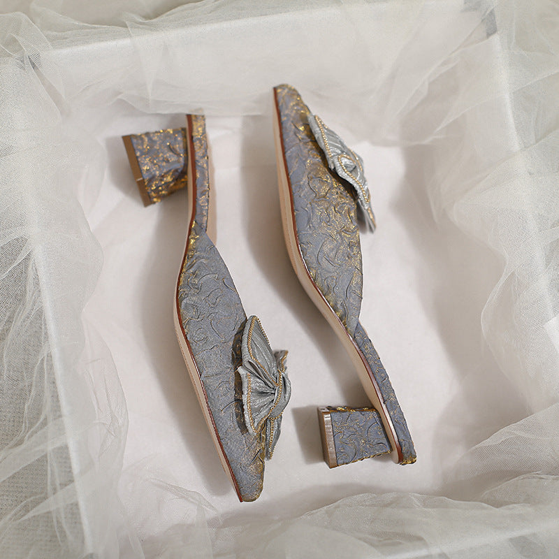 Damen elegante Mules mit besonderem Schmuckdetail