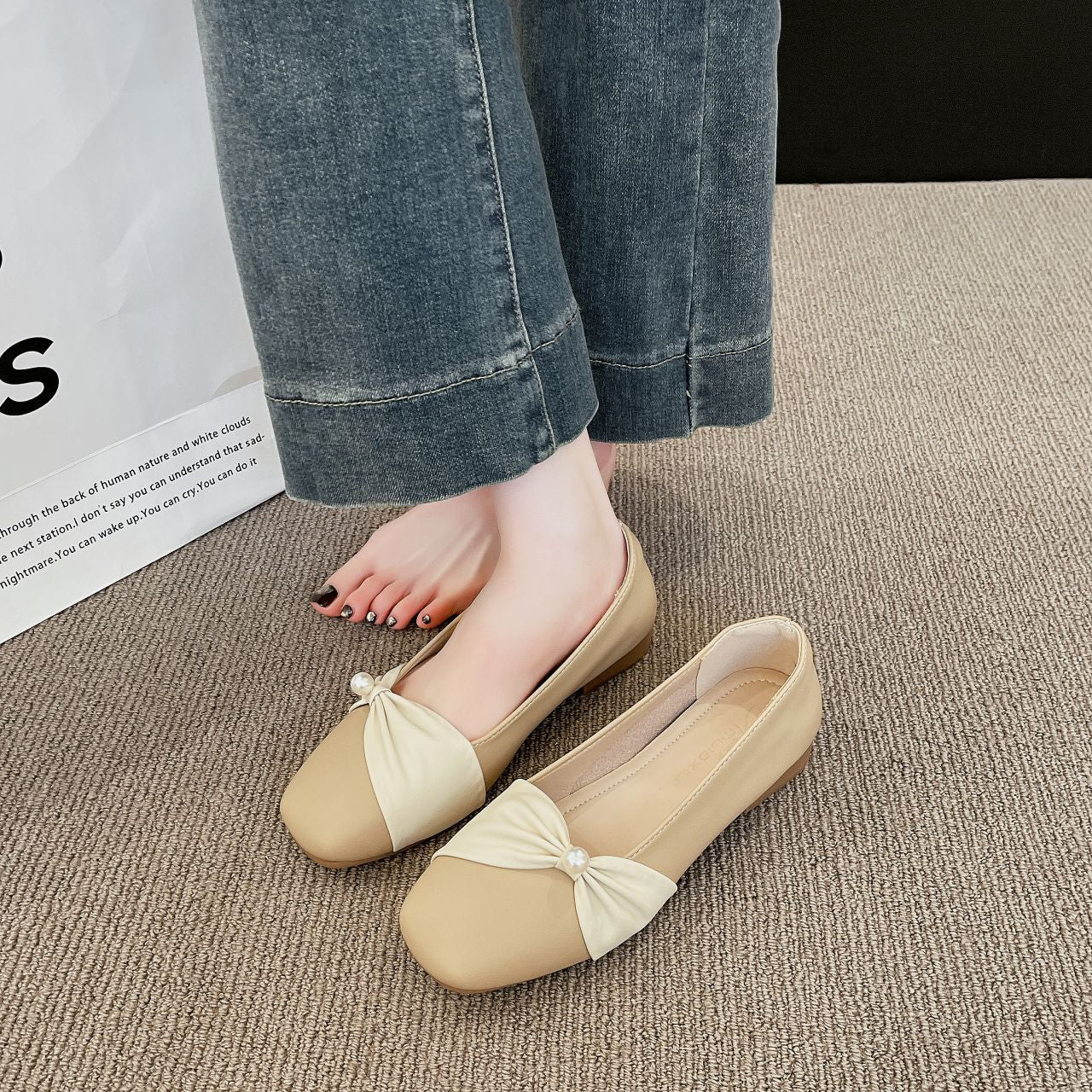 Damen elegante Ballerinas mit modischer Rüschendetail und Perlenakzent R&B