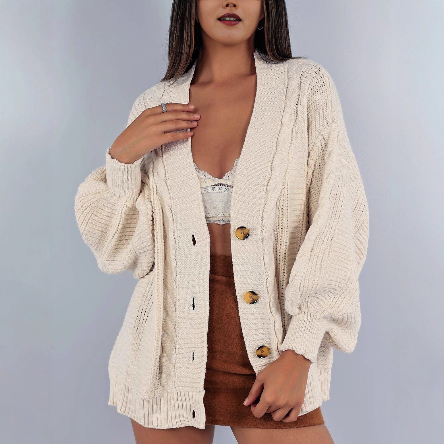 Damen Grobstrickjacke mit eleganter Knopfleiste und voluminösen Puffärmeln R&B