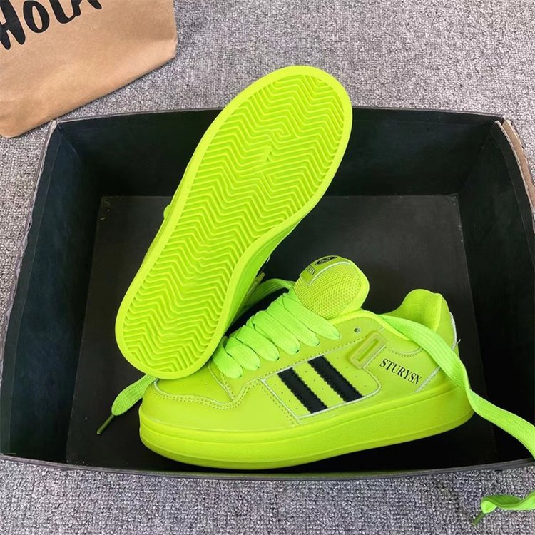Damen Sportliche Sneaker im futuristischen Design mit atmungsaktiven Einsätzen R&B