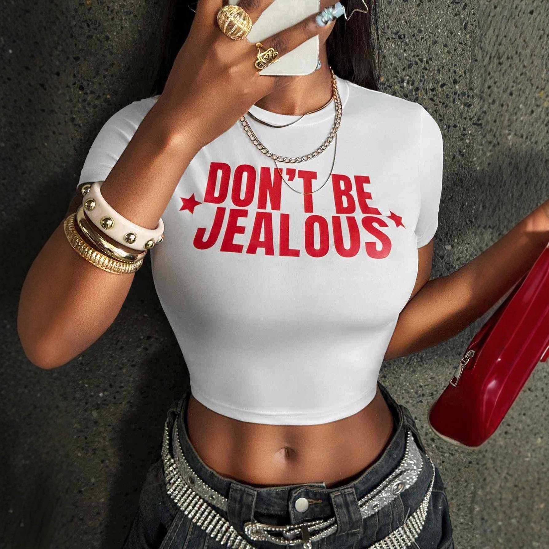 Damen Crop-T-Shirt mit R&Brnem Statement-Print und figurbetontem Schnitt R&B