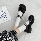 Damen Mary Jane Schuhe mit glänzendem Obermaterial und Perlenschmuck R&B