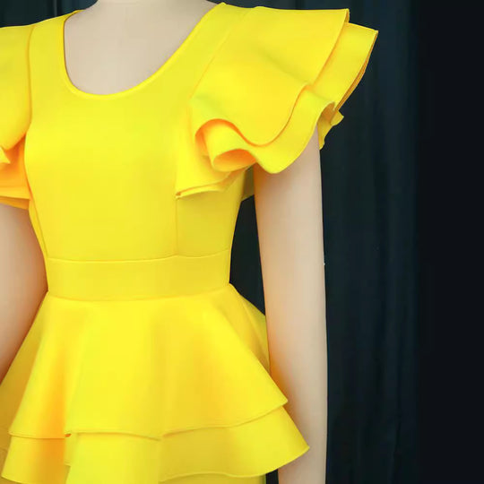 Damen figurbetontes Kleid mit voluminösen Rüschendetails R&B
