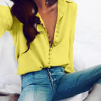 Damen nan seidige V-Bluse mit verdeckter Stoffknopfleiste und legerer Passform R&B