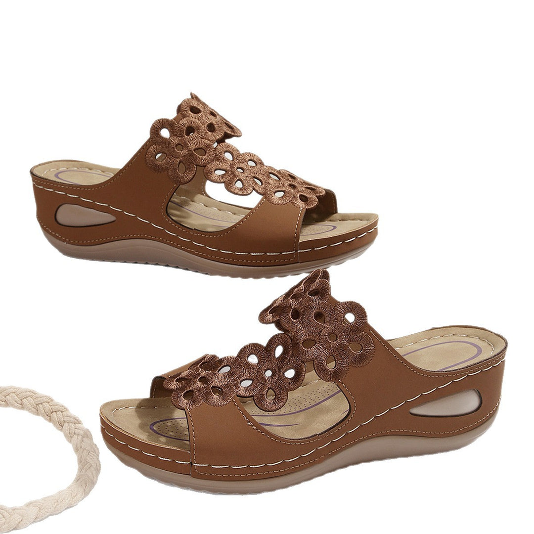 Damen Komfortable Sandaletten mit floralen Applikationen und atmungsaktiven Einsätzen R&B