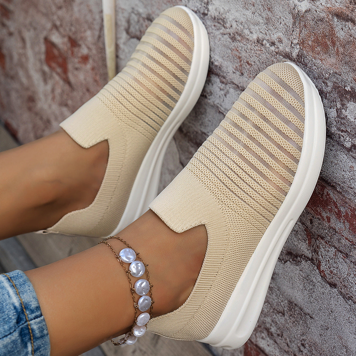 Damen Slip-On Sneakers mit flexiblem Obermaterial und rutschfester Sohle R&B