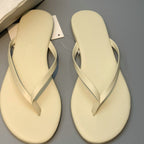 Damen stilvolle Flip-Flops mit glänzendem Riemendesign EB