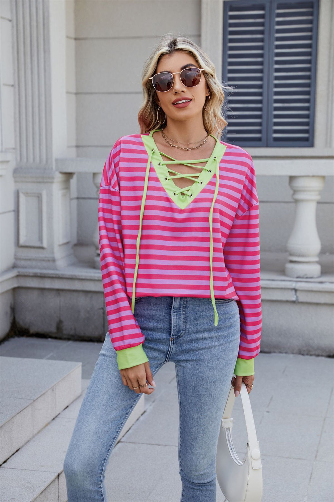 Damen modischer Cropped Pullover mit auffälligem Schnürdetail R&B