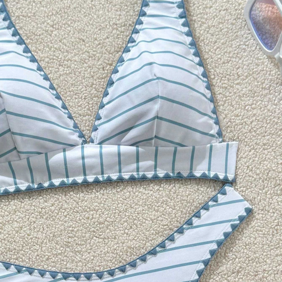 Damen Triangel-Bikini mit elegantem Rüschendetail R&B