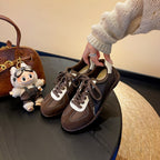 Damen Sportliche Sneakers mit atmungsaktivem Obermaterial und stylischen Schnürdetails R&B