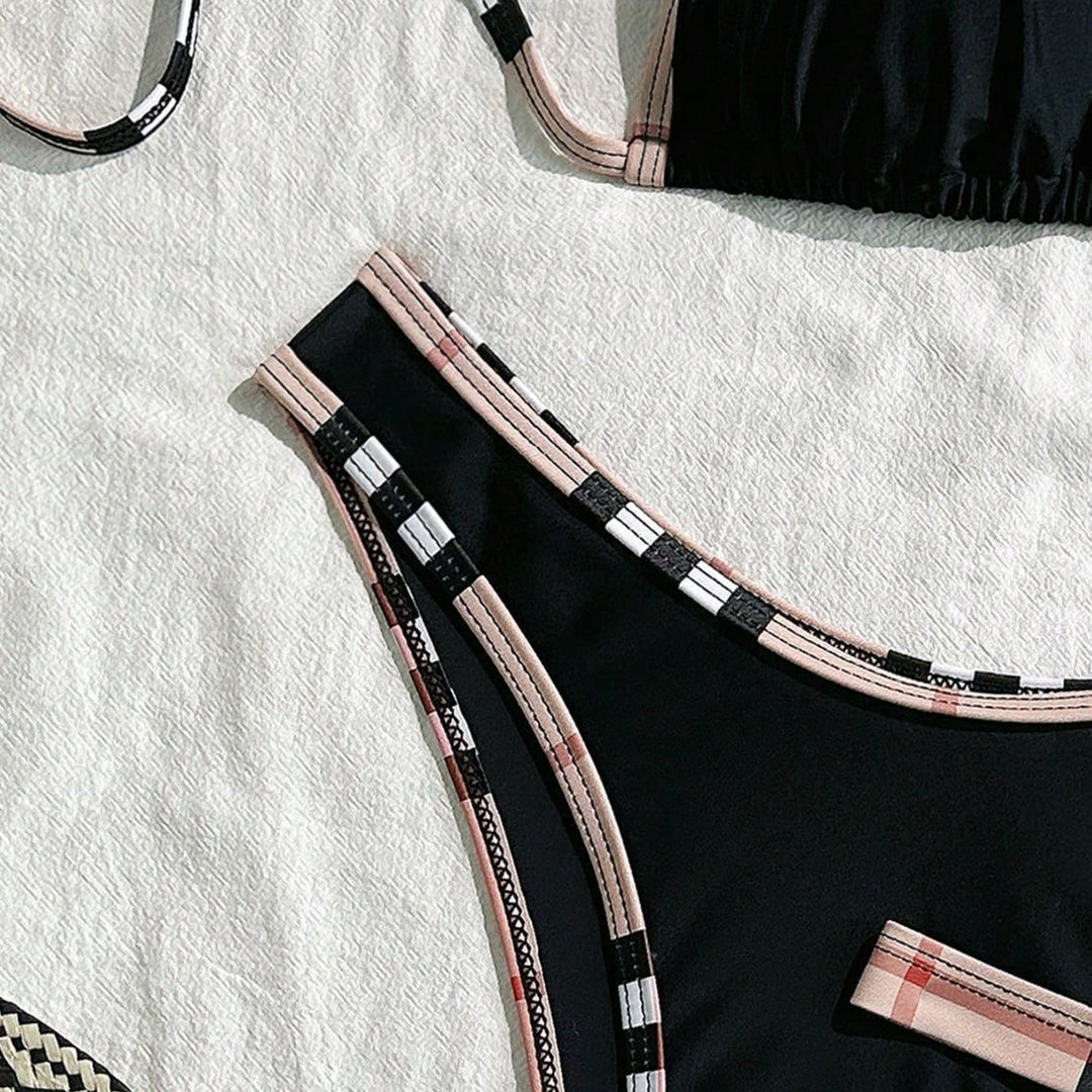 Damen Triangel-Bikini mit verstellbaren Trägern und eleganten Rüschendetails R&B