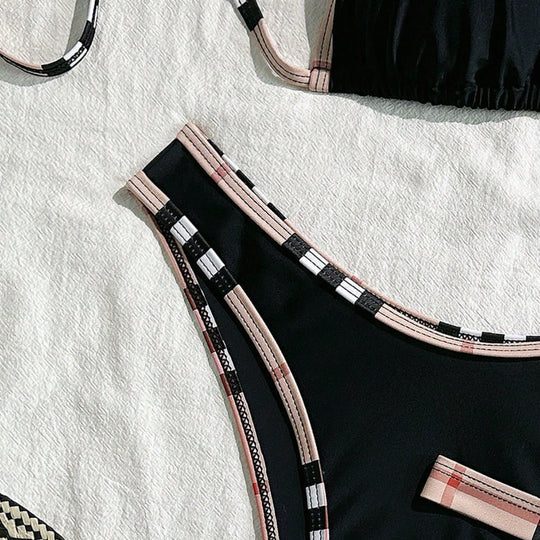 Damen Triangel-Bikini mit verstellbaren Trägern und eleganten Rüschendetails R&B