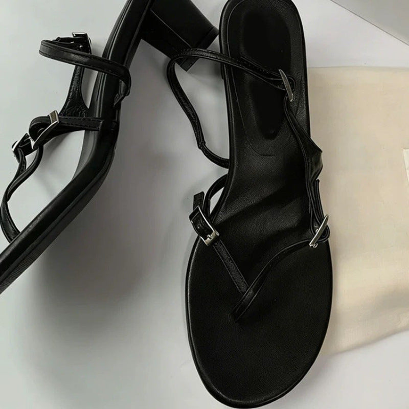 Damen Sandalen mit eleganten Riemen und modischem Absatz R&B