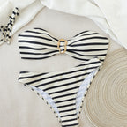 Damen Bandeau-Bikini mit trendigem Streifenmuster und modischem Ring-Detail R&B