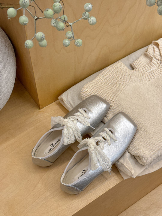 Damen modische Ballerinas mit nostalgischem Spitzendesign und eleganter Schnürung R&B