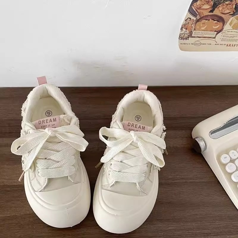 Damen Komfortable Sneaker mit modischen Details und softem Innenfutter