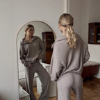 Damen bequemer Strickanzug mit hohem Kragen und Reißverschluss R&B