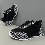 Damen Sportliche Sneakers mit markantem Schriftzug EB