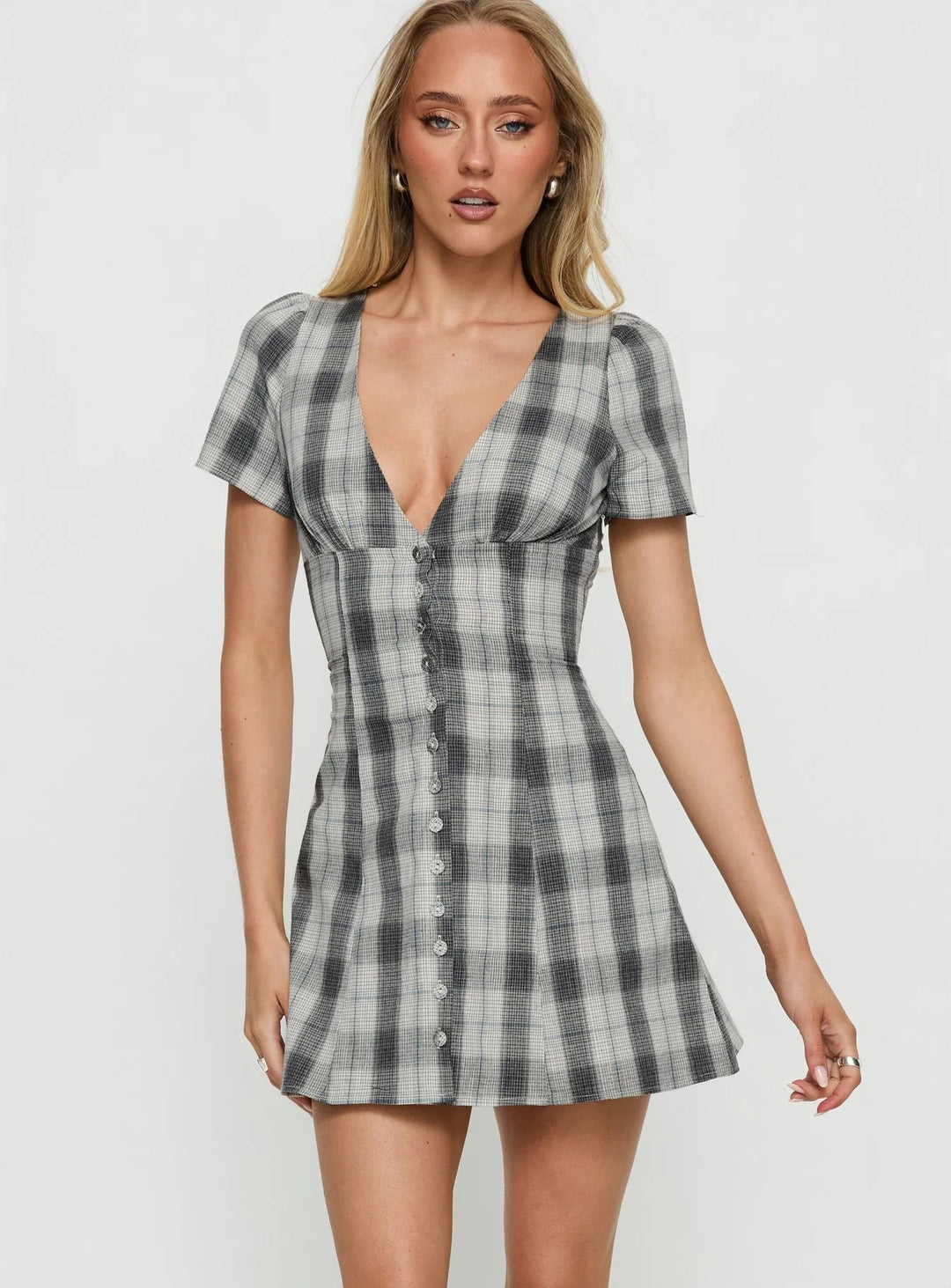 Damen Volantkleid mit V-Ausschnitt und Knopfleiste R&B