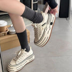 Damen modische Plateausneaker mit ausgefranstem Design und tiefem Profil R&B