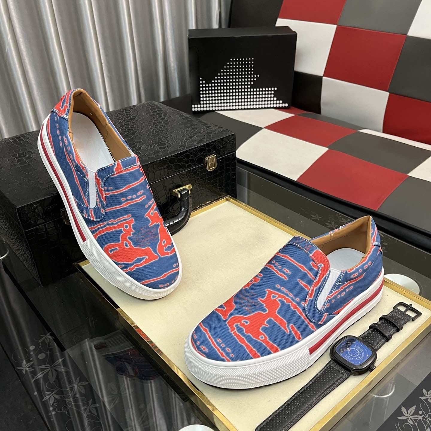 Damen Slip-On Sneakers mit innovativem Druckdesign R&B