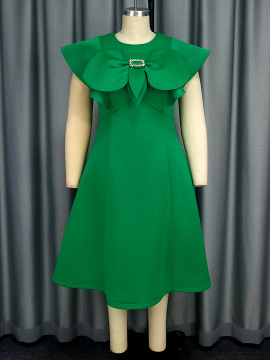Damen Kleid mit extravagantem Kragen und edlen Details R&B