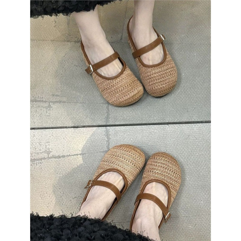 Damen elegante Clogs mit handgearbeitetem Strickmuster und verstellbarem Riemen