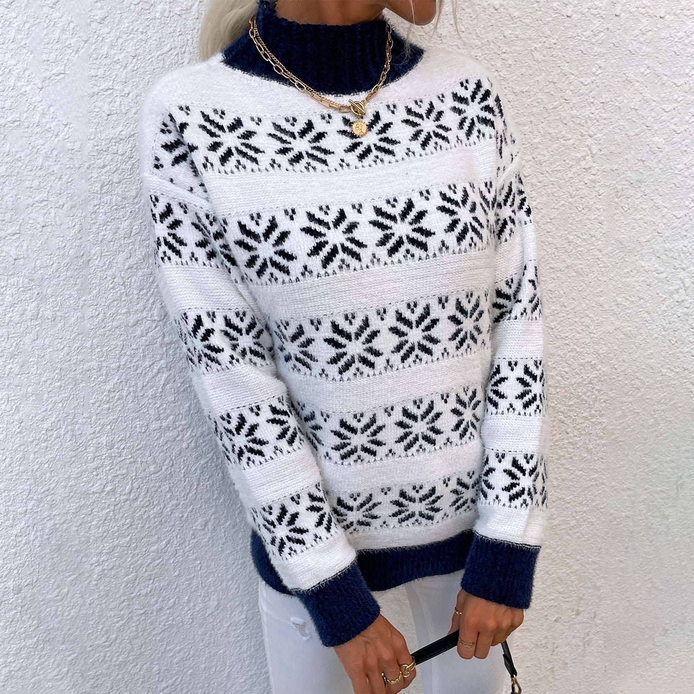 Damen Strickpullover mit Wintermotiv und hochgeschlossenem Kragen