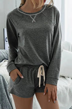 Damen Freizeit-Loungewear Set mit langärmligem Oberteil und kurzen Shorts