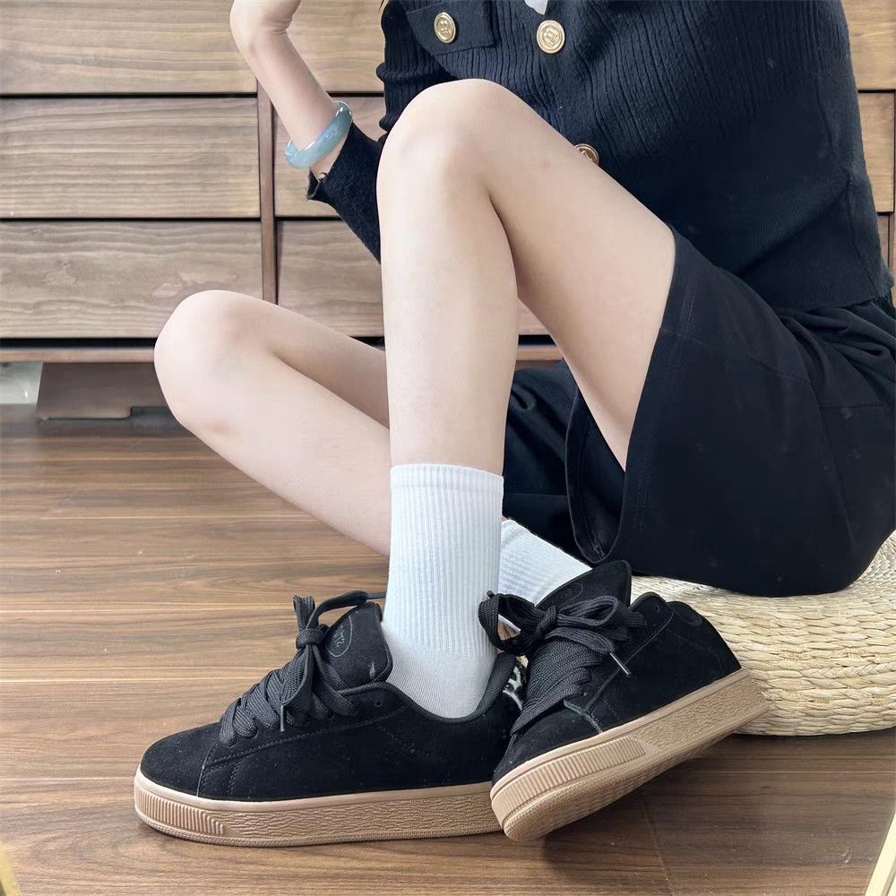 Damen Sneakers aus weichem Nubukleder mit rutschfester Gummisohle R&B
