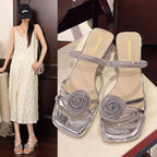 Damen elegante Sandalen mit transparentem Blockabsatz und floralem Schmuck