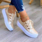 Damen modische Sneaker mit eleganten Metallknöpfen und bequemer Sohle