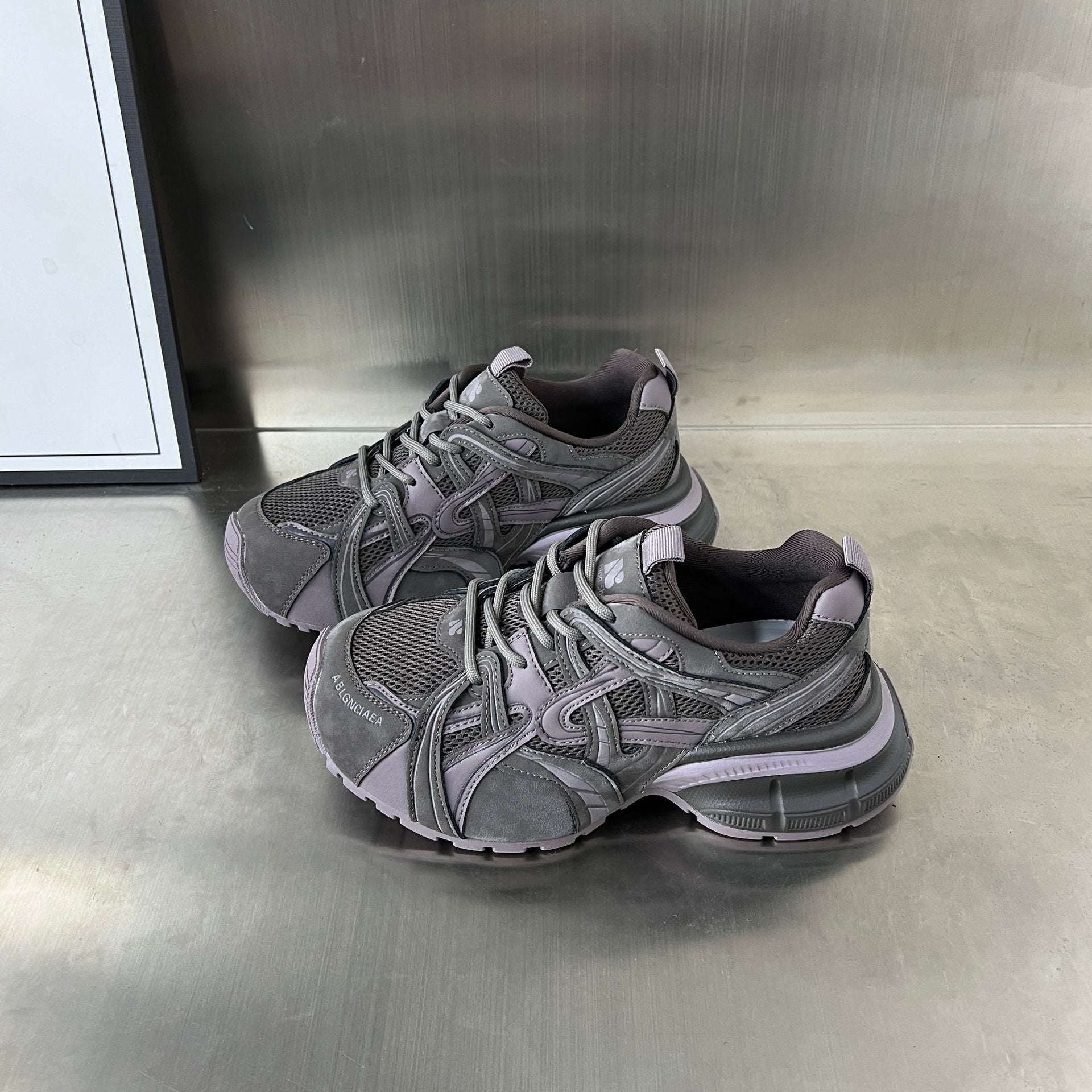 Damen Sportliche Mesh-Sneaker mit dämpfender Sohle und atmungsaktiver Konstruktion R&B