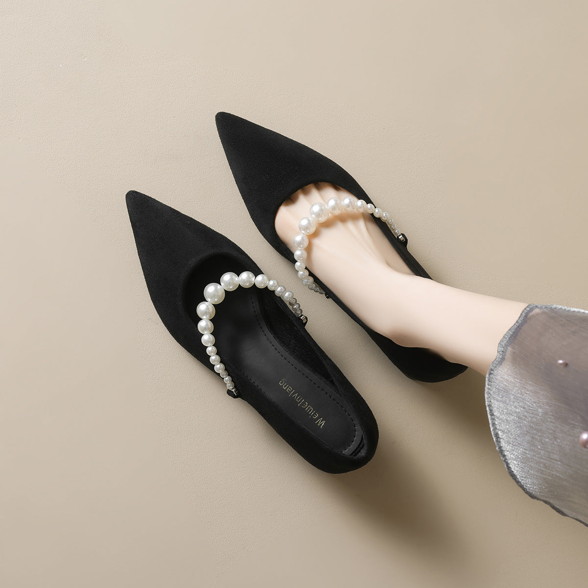 Damen elegante Pumps mit perlenverziertem Riemchen
