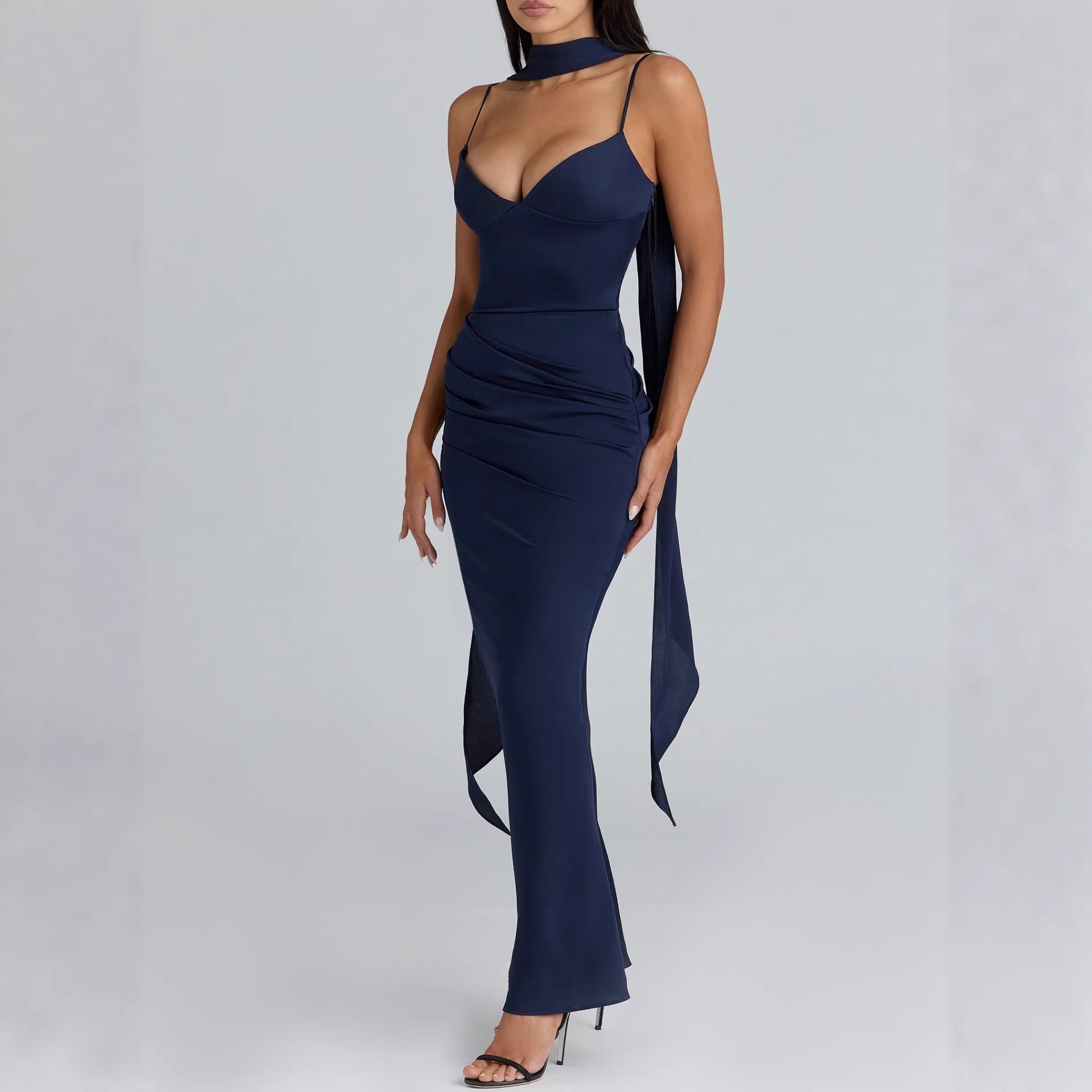 Damen Maxikleid mit figurbetontem Schnitt und elegantem Stehkragen R&B